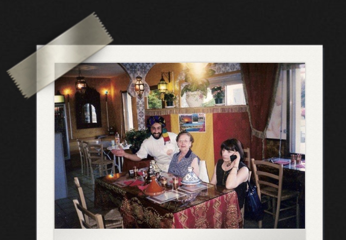 Une escale du Nomade dans un restaurant aux décors marocains